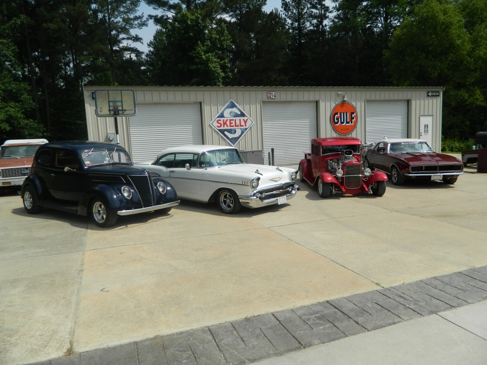 TJ & Holley's Hot Rod Shop